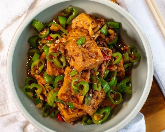 Braised Shanghai Tofu 青椒油焖豆腐 🌶️